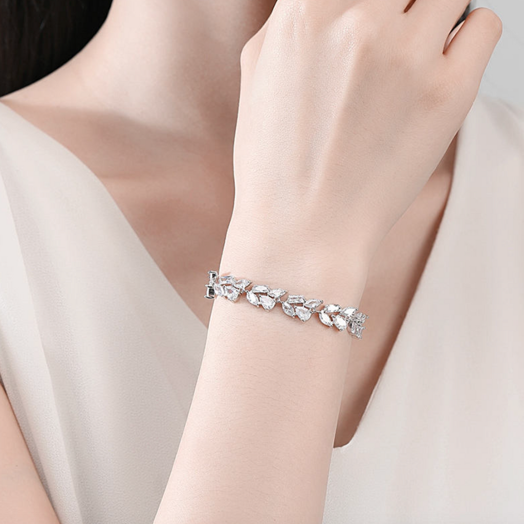 Adjustable Zircon Leaf Bracelet