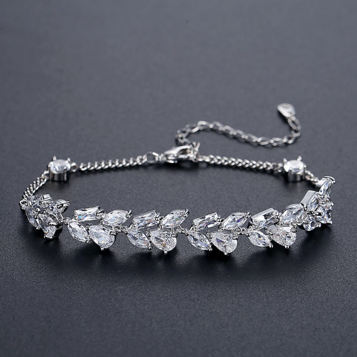 Adjustable Zircon Leaf Bracelet