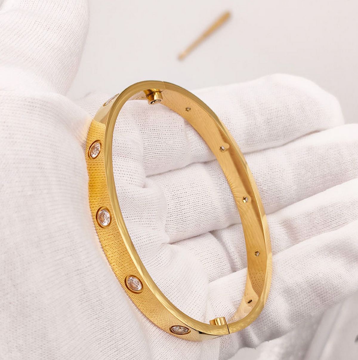 18K Gold Plated Screw Bangle Bracelet